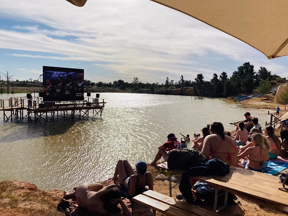 Stage on the Dam
